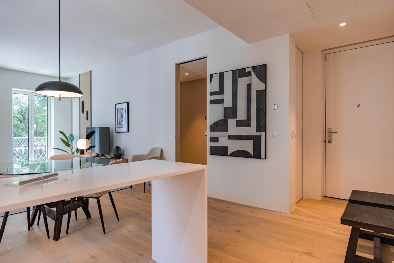 Liberdade Elegance W/Rooftop Pool By Lovelystay Lisbon Bagian luar foto