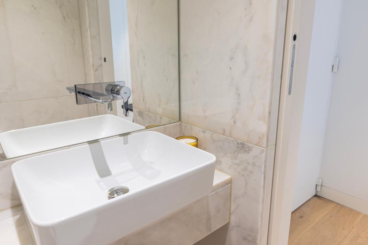 Liberdade Elegance W/Rooftop Pool By Lovelystay Lisbon Bagian luar foto