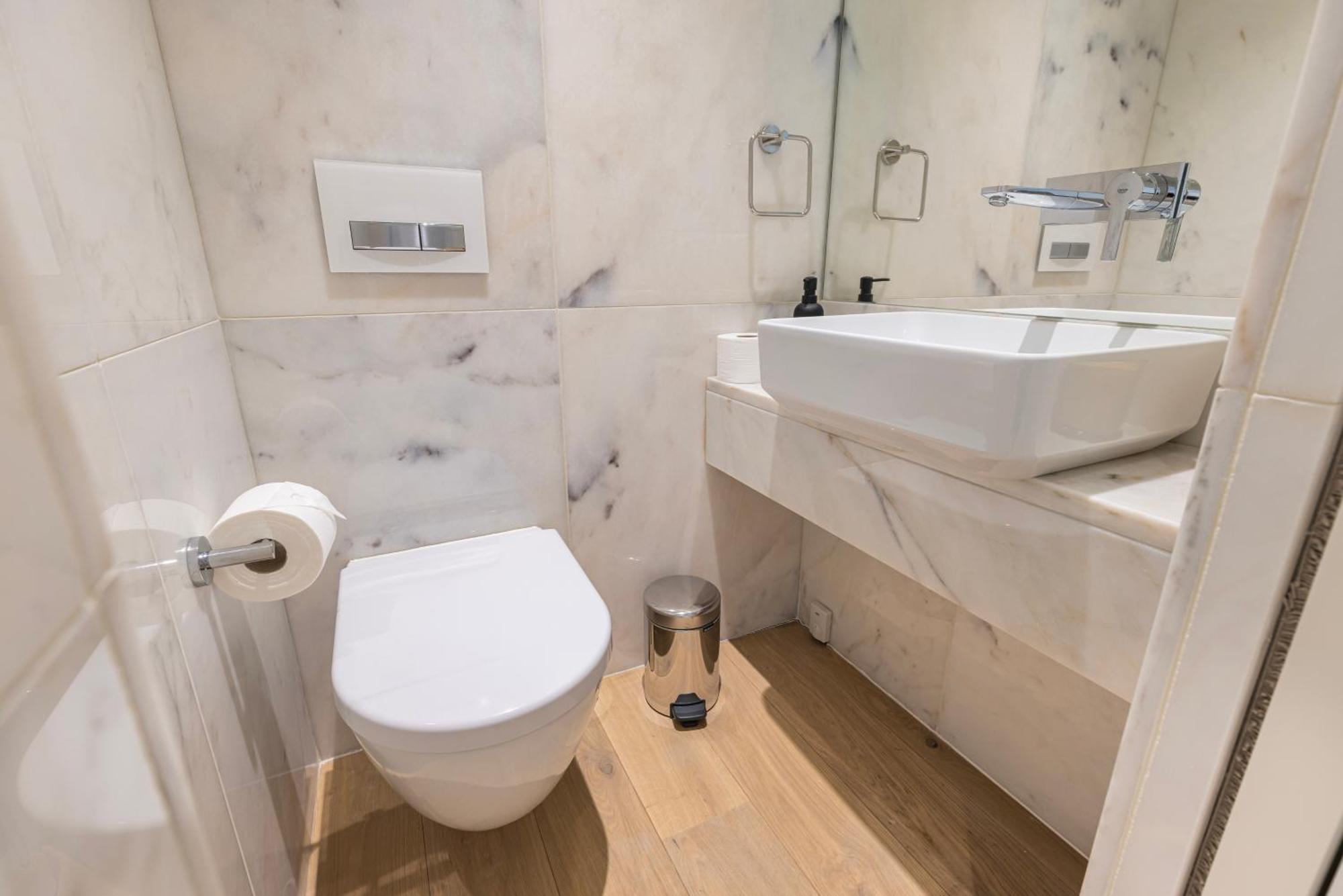 Liberdade Elegance W/Rooftop Pool By Lovelystay Lisbon Bagian luar foto